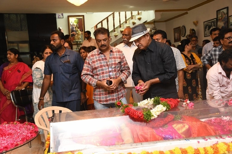 Celebs Pay Homage To Vijaya Nirmala 02 - 12 / 37 photos