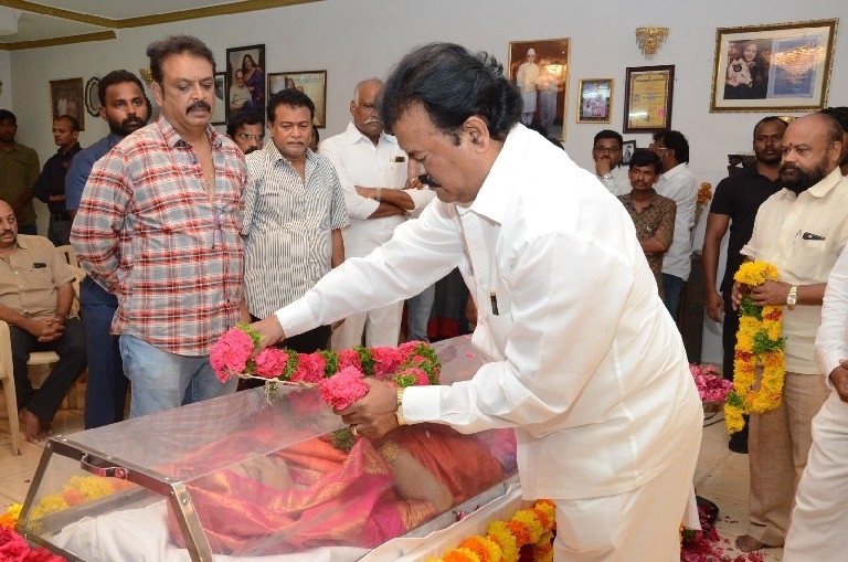 Celebs Pay Homage To Vijaya Nirmala 02 - 13 / 37 photos