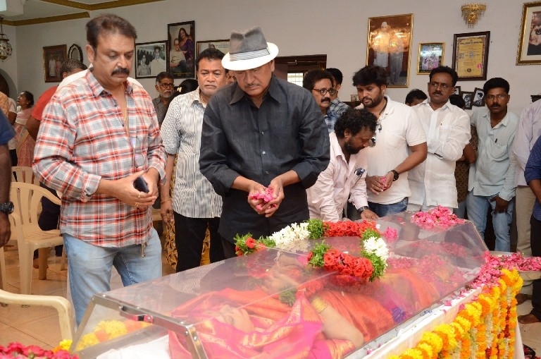 Celebs Pay Homage To Vijaya Nirmala 02 - 14 / 37 photos