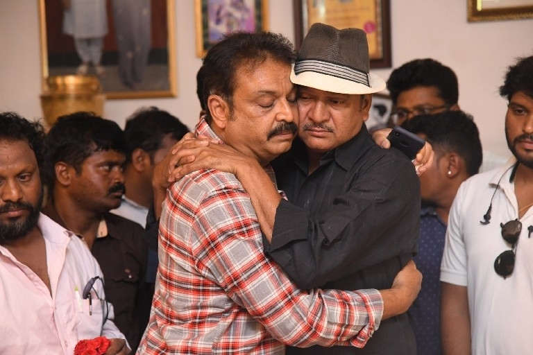 Celebs Pay Homage To Vijaya Nirmala 02 - 25 / 37 photos