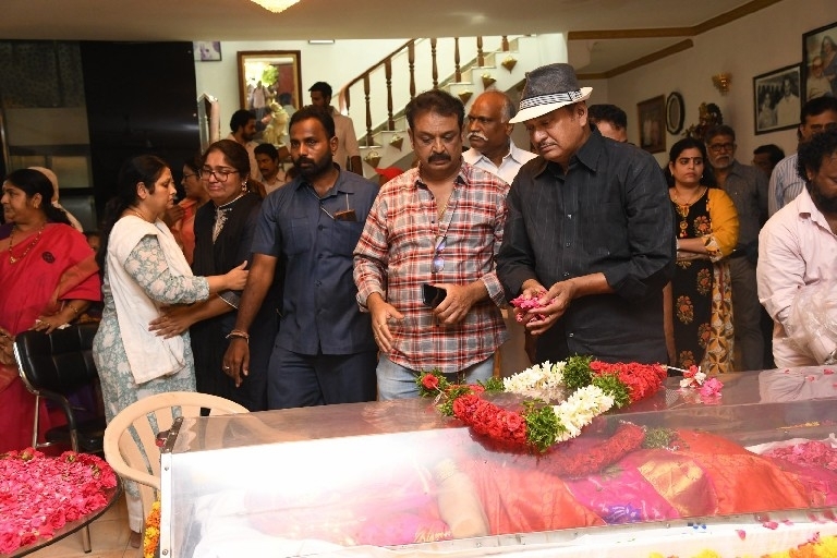 Celebs Pay Homage To Vijaya Nirmala 02 - 33 / 37 photos