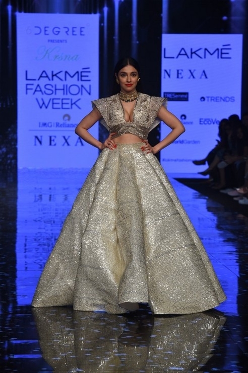 Celebs RampWalk at Lakme Fashion Week 2020 - 68 / 84 photos