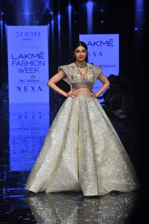 Celebs RampWalk at Lakme Fashion Week 2020 - 77 / 84 photos