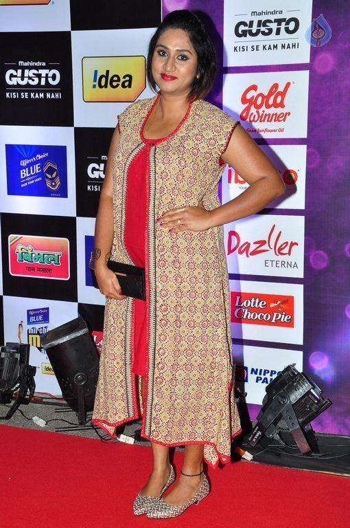 Celebs at Mirchi Music Awards 2014 Photos 1 - 17 / 68 photos