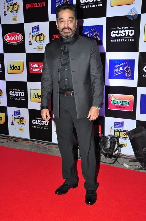 Celebs at Mirchi Music Awards 2014 Photos 1 - 38 / 68 photos