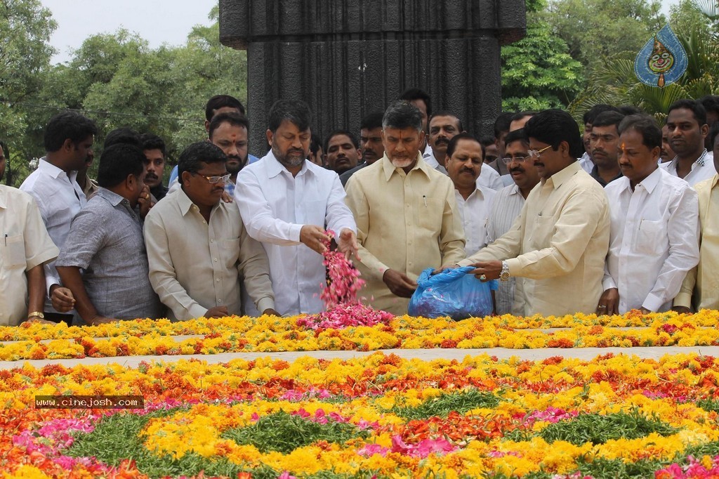 Chandrababu Naidu at NTR Ghat - 15 / 15 photos