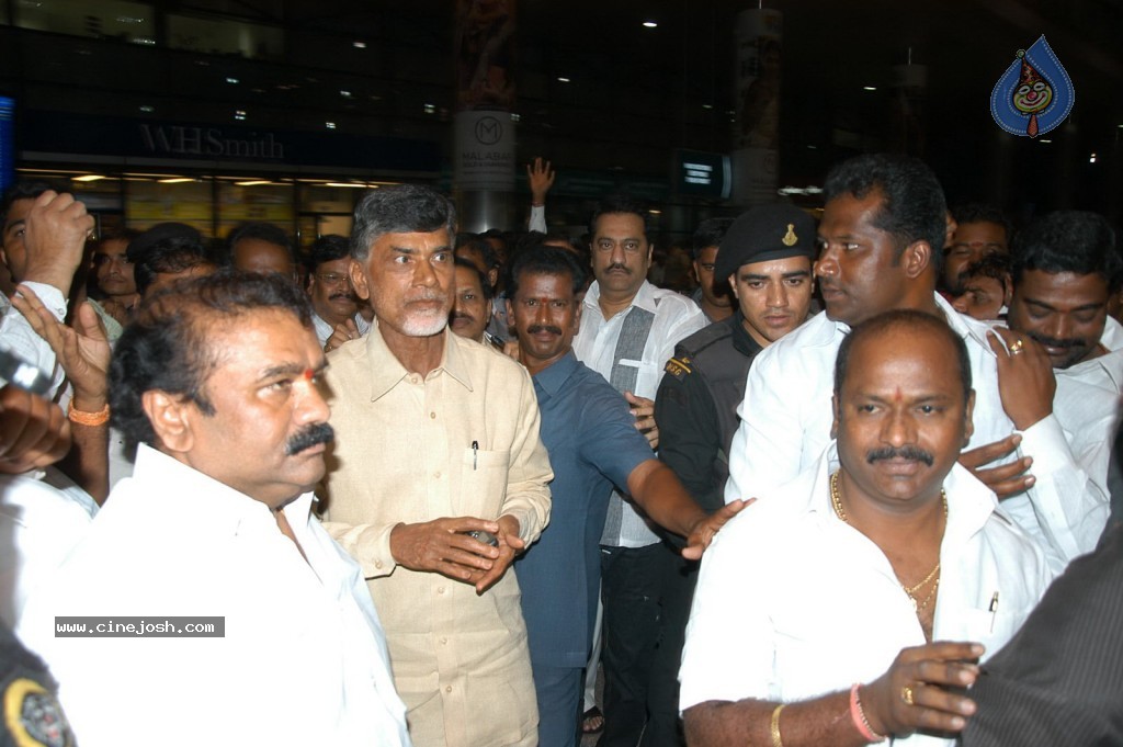 TDP Chandrababu Naidu at Shamshabad Airport - 2 / 56 photos