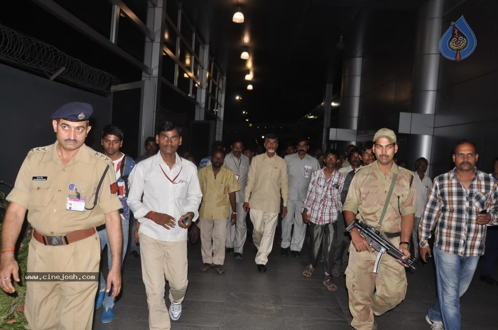 TDP Chandrababu Naidu at Shamshabad Airport - 35 / 56 photos