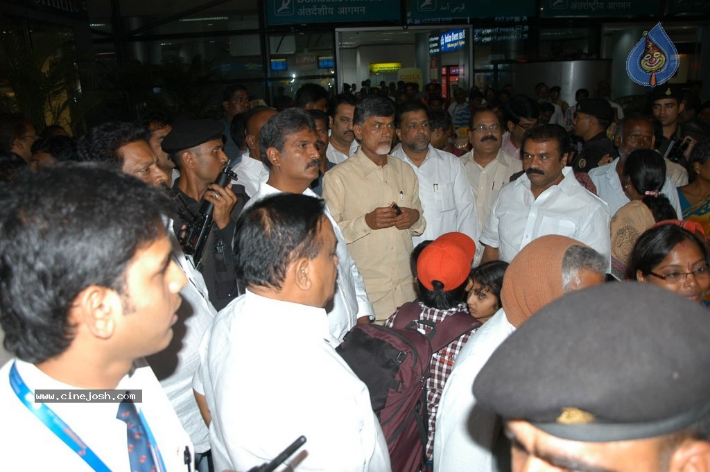 TDP Chandrababu Naidu at Shamshabad Airport - 36 / 56 photos