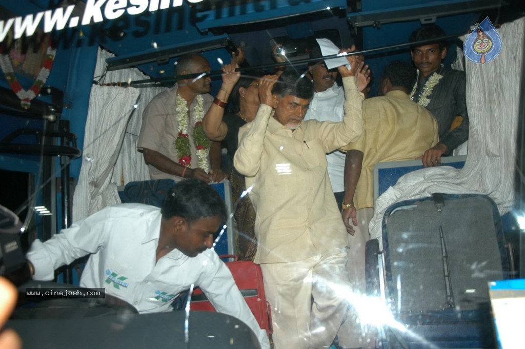 TDP Chandrababu Naidu at Shamshabad Airport - 50 / 56 photos