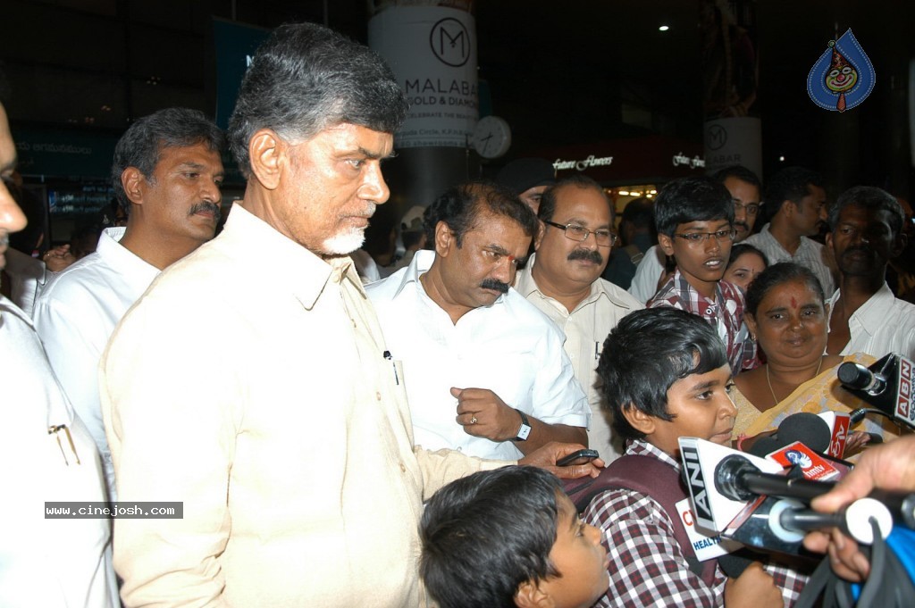 TDP Chandrababu Naidu at Shamshabad Airport - 55 / 56 photos
