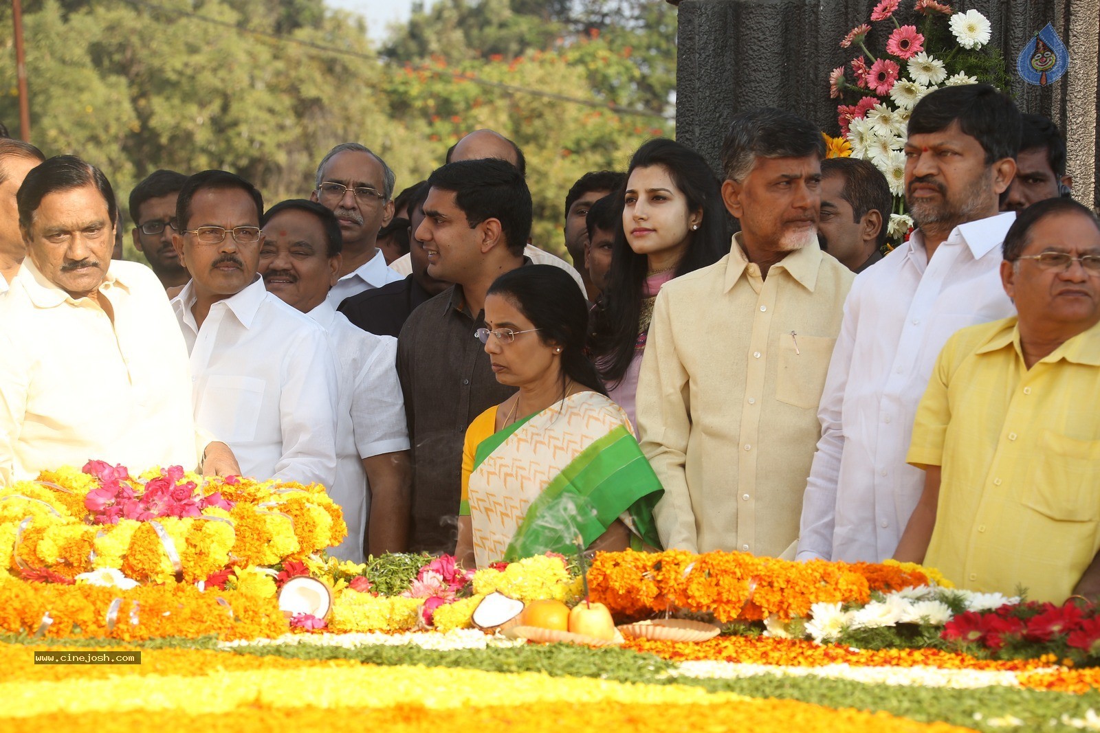 Chandrababu Naidu Family at NTR Ghat - 15 / 90 photos