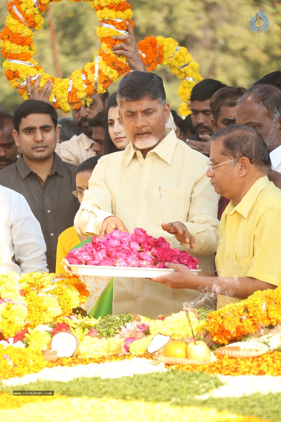 Chandrababu Naidu Family at NTR Ghat - 19 / 90 photos