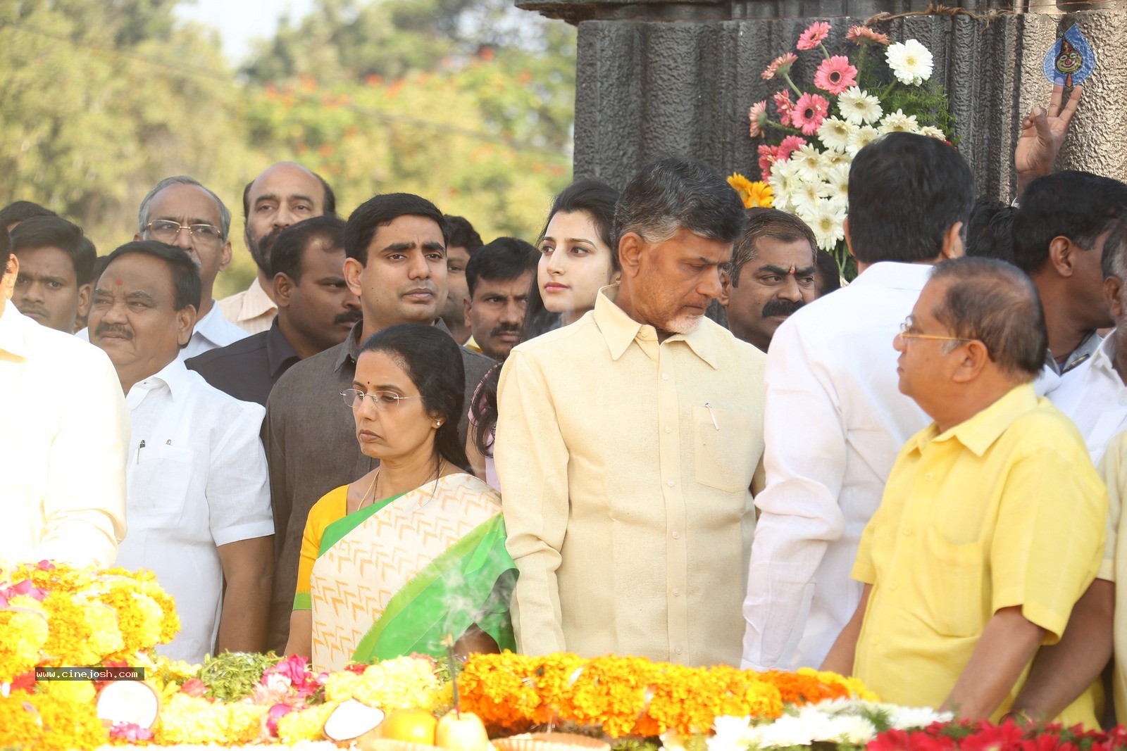 Chandrababu Naidu Family at NTR Ghat - 27 / 90 photos