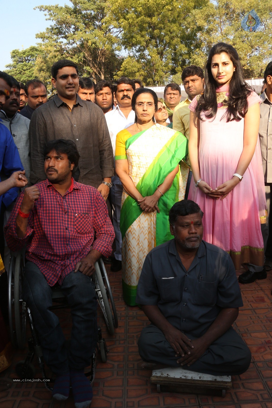 Chandrababu Naidu Family at NTR Ghat - 28 / 90 photos