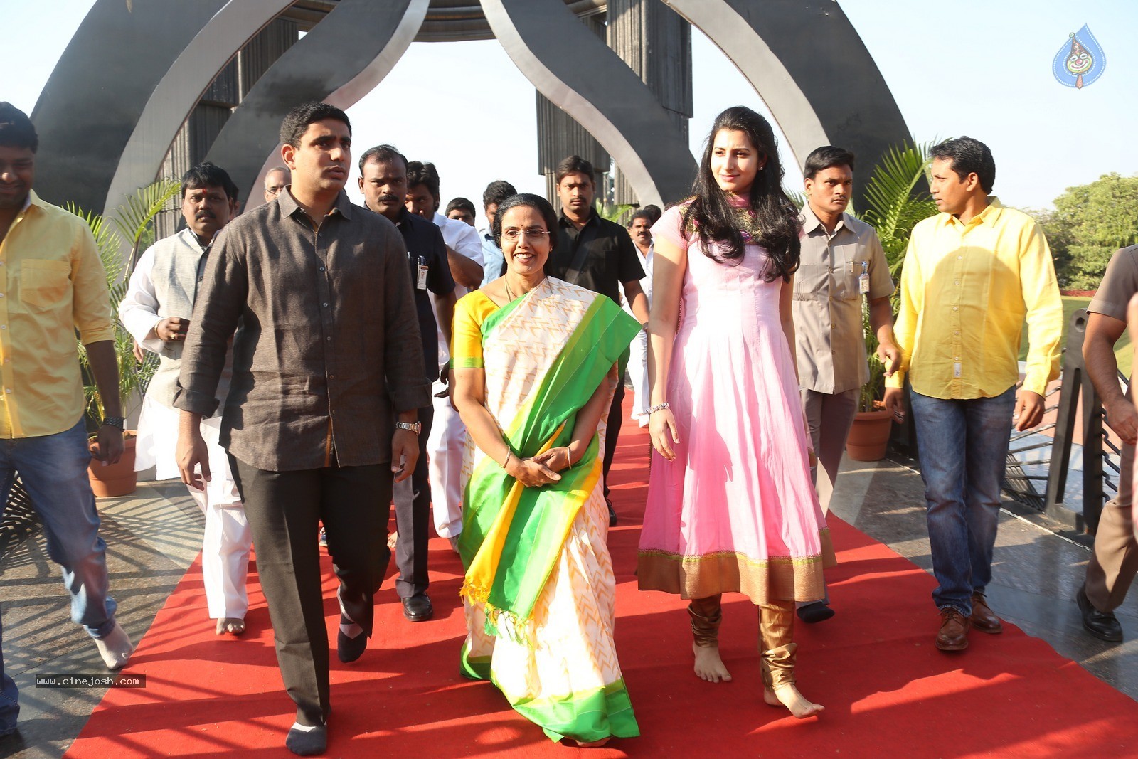 Chandrababu Naidu Family at NTR Ghat - 30 / 90 photos