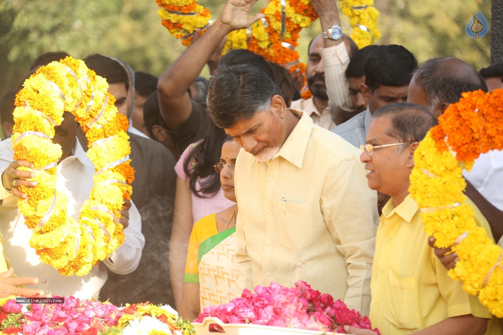 Chandrababu Naidu Family at NTR Ghat - 34 / 90 photos