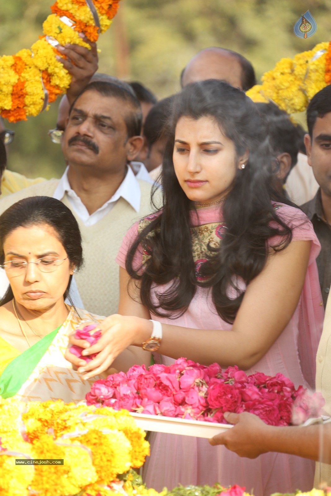 Chandrababu Naidu Family at NTR Ghat - 40 / 90 photos