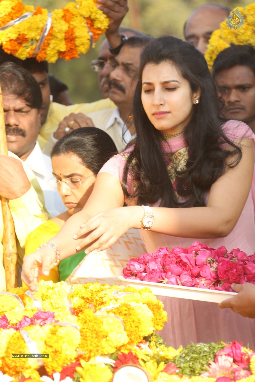 Chandrababu Naidu Family at NTR Ghat - 76 / 90 photos