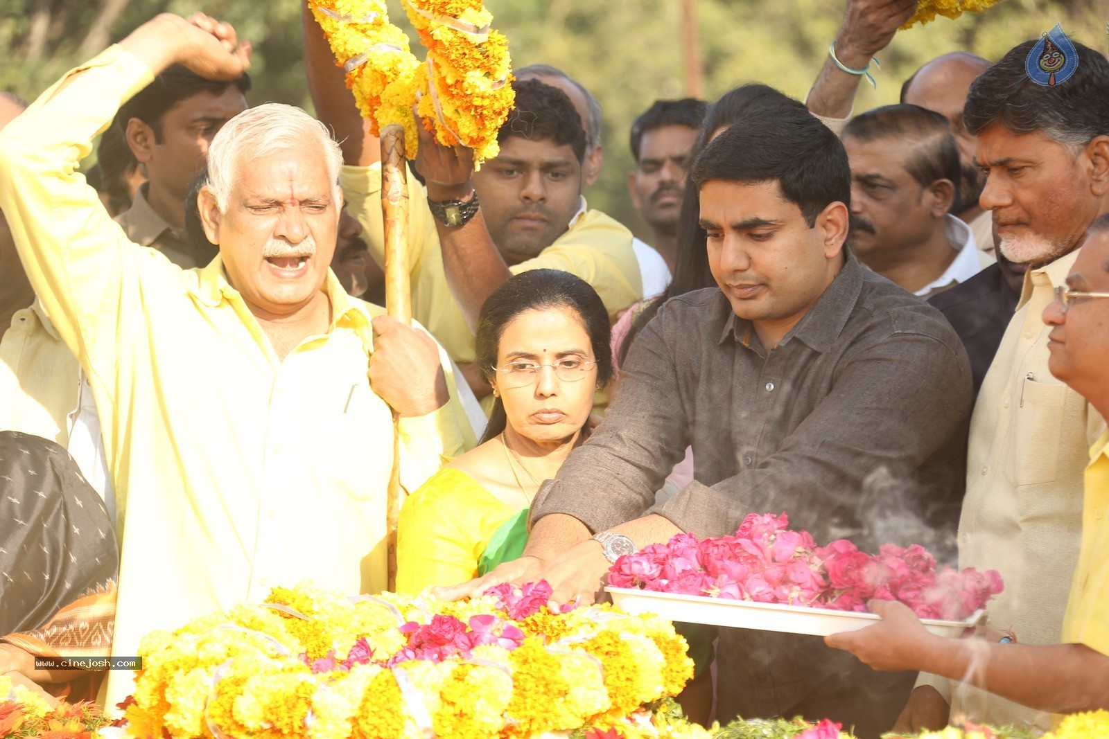 Chandrababu Naidu Family at NTR Ghat - 79 / 90 photos