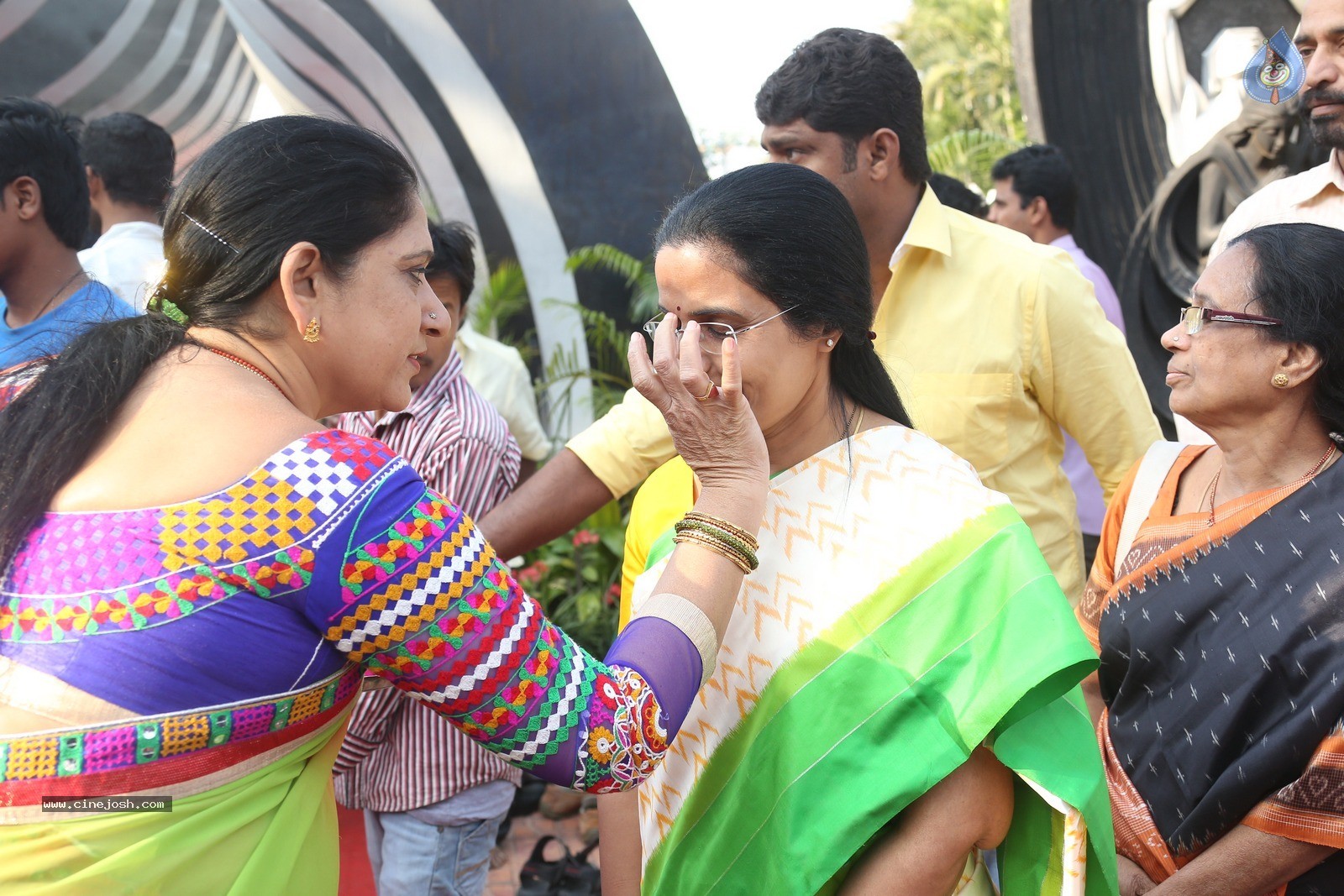 Chandrababu Naidu Family at NTR Ghat - 80 / 90 photos