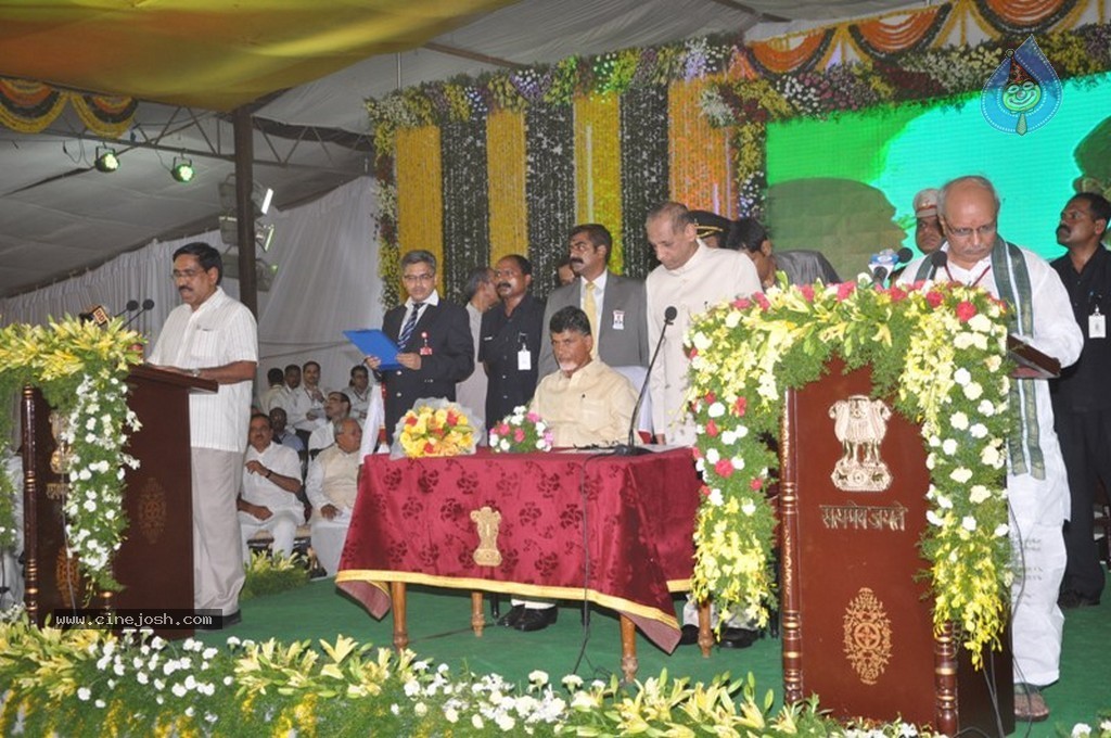 Chandrababu Naidu Sworn in as Andhra Pradesh CM - 7 / 150 photos
