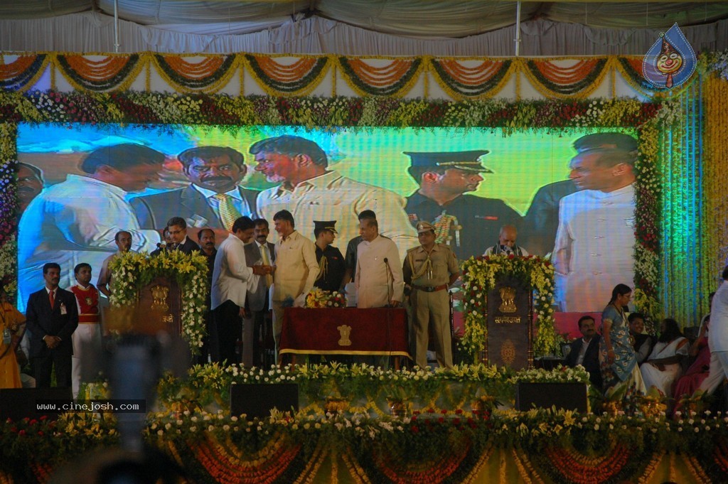 Chandrababu Naidu Sworn in as Andhra Pradesh CM - 43 / 150 photos