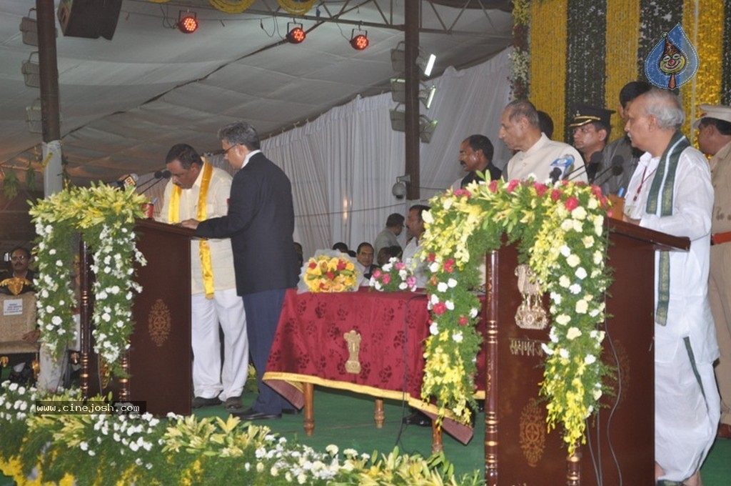 Chandrababu Naidu Sworn in as Andhra Pradesh CM - 44 / 150 photos