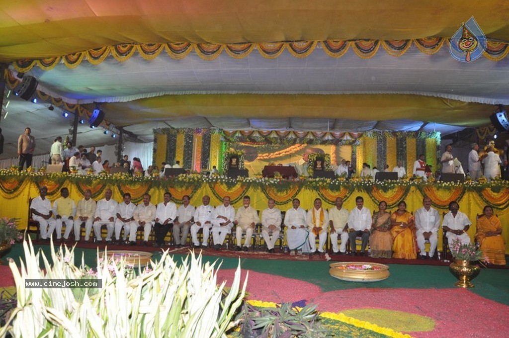 Chandrababu Naidu Sworn in as Andhra Pradesh CM - 46 / 150 photos