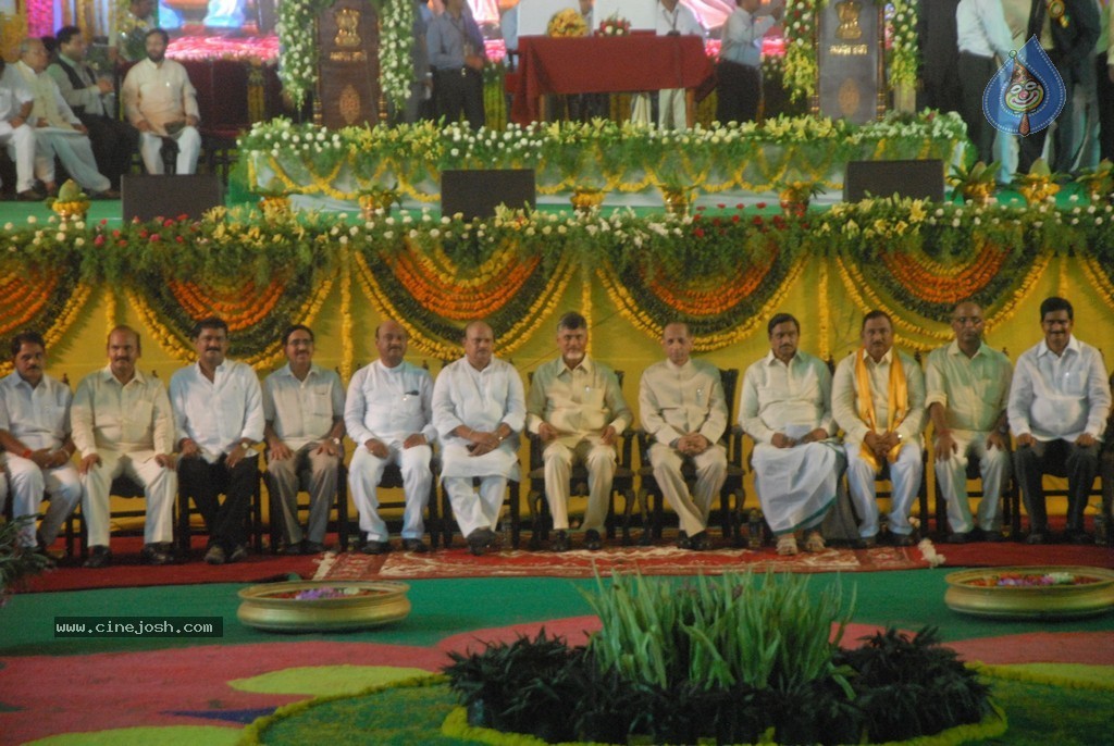 Chandrababu Naidu Sworn in as Andhra Pradesh CM - 48 / 150 photos