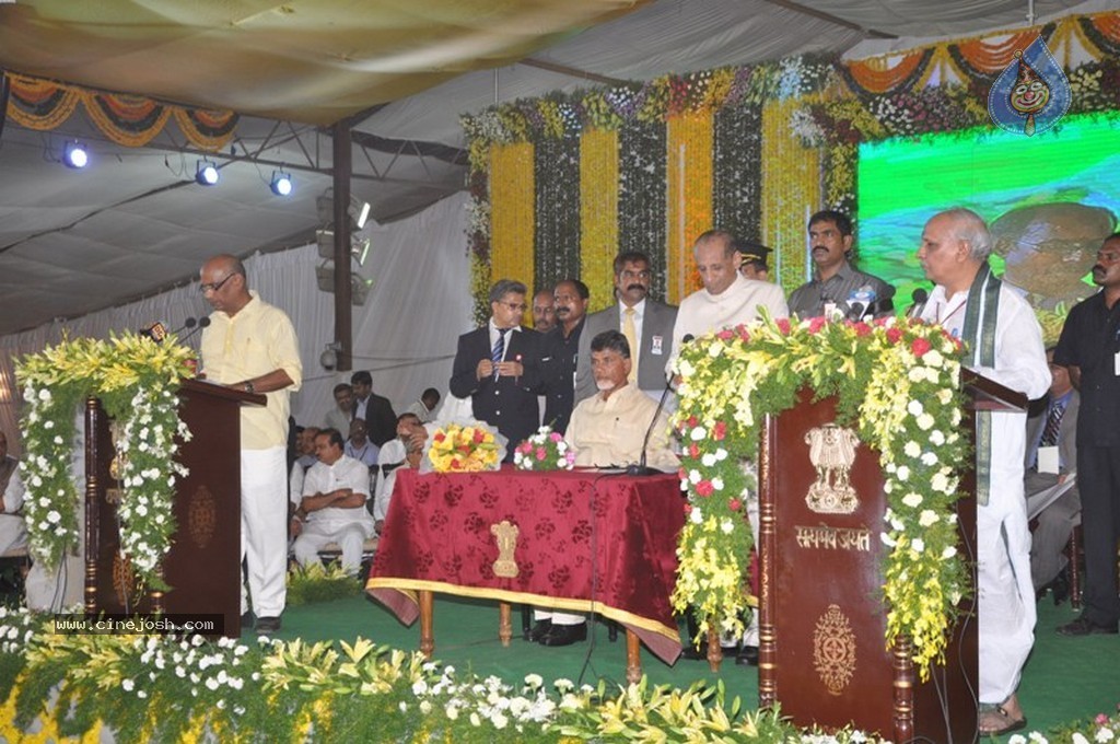 Chandrababu Naidu Sworn in as Andhra Pradesh CM - 49 / 150 photos