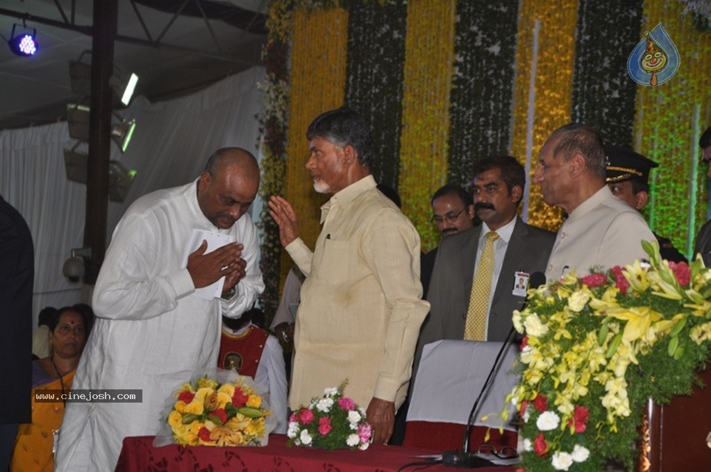 Chandrababu Naidu Sworn in as Andhra Pradesh CM - 50 / 150 photos