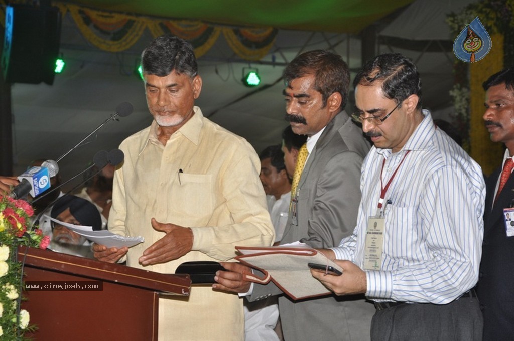 Chandrababu Naidu Sworn in as Andhra Pradesh CM - 51 / 150 photos
