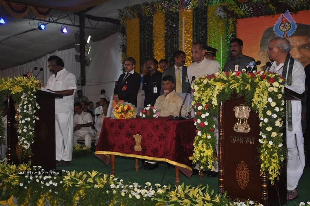 Chandrababu Naidu Sworn in as Andhra Pradesh CM - 70 / 150 photos