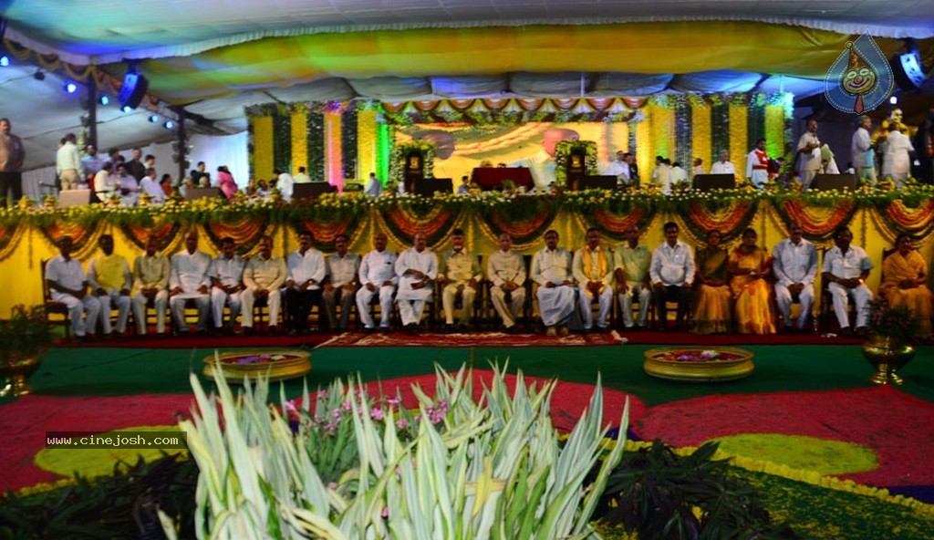 Chandrababu Naidu Sworn in as Andhra Pradesh CM - 72 / 150 photos