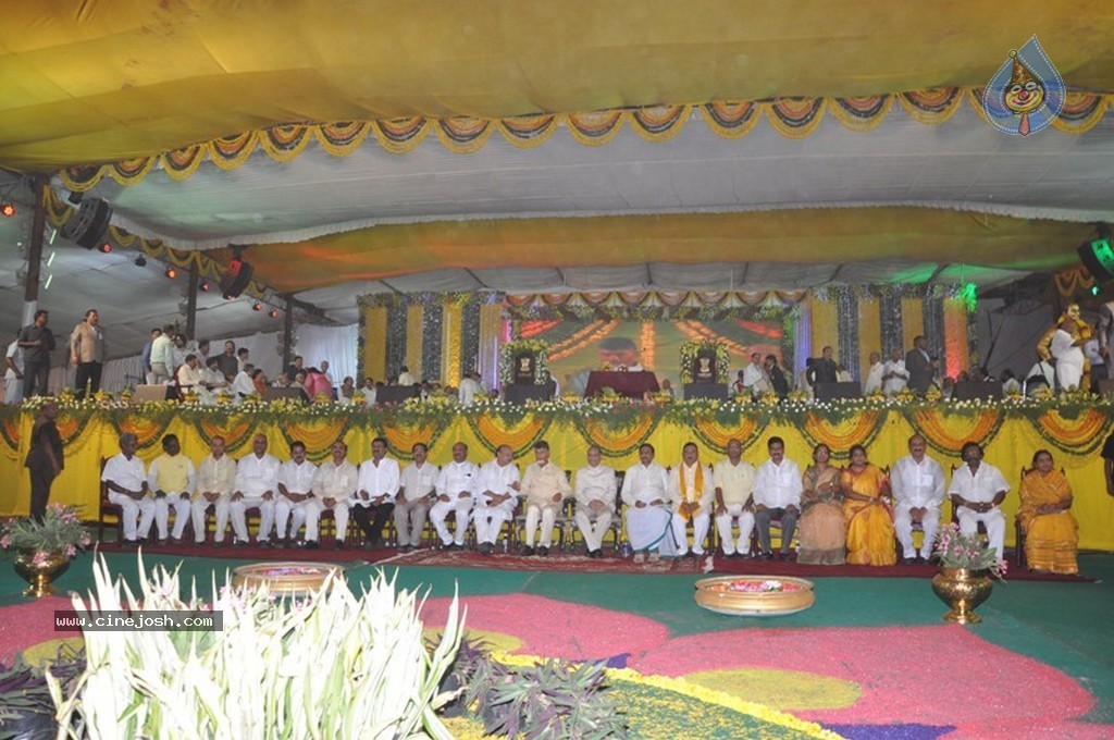 Chandrababu Naidu Sworn in as Andhra Pradesh CM - 84 / 150 photos
