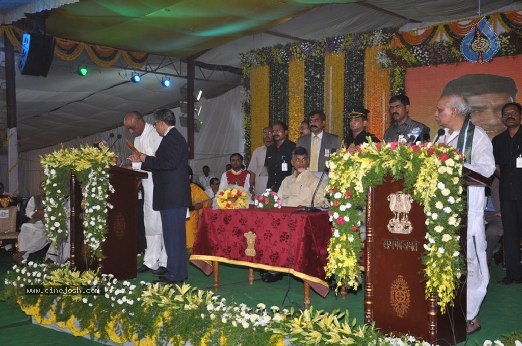 Chandrababu Naidu Sworn in as Andhra Pradesh CM - 91 / 150 photos