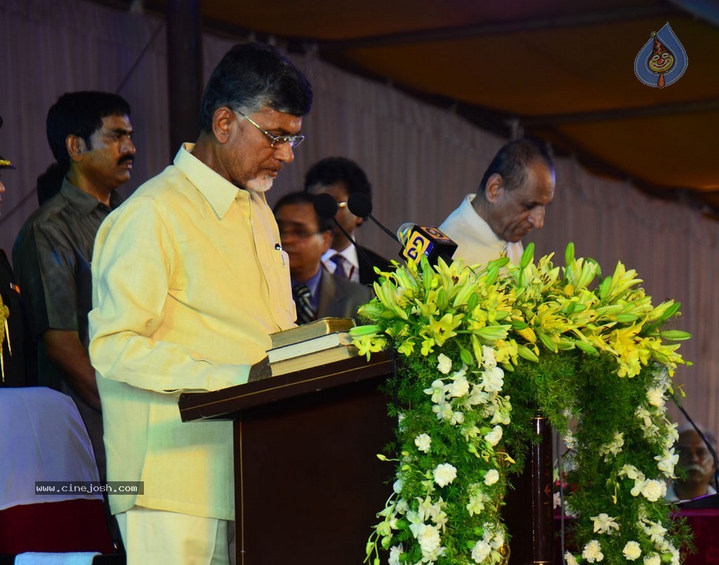 Chandrababu Naidu Sworn in as Andhra Pradesh CM - 103 / 150 photos