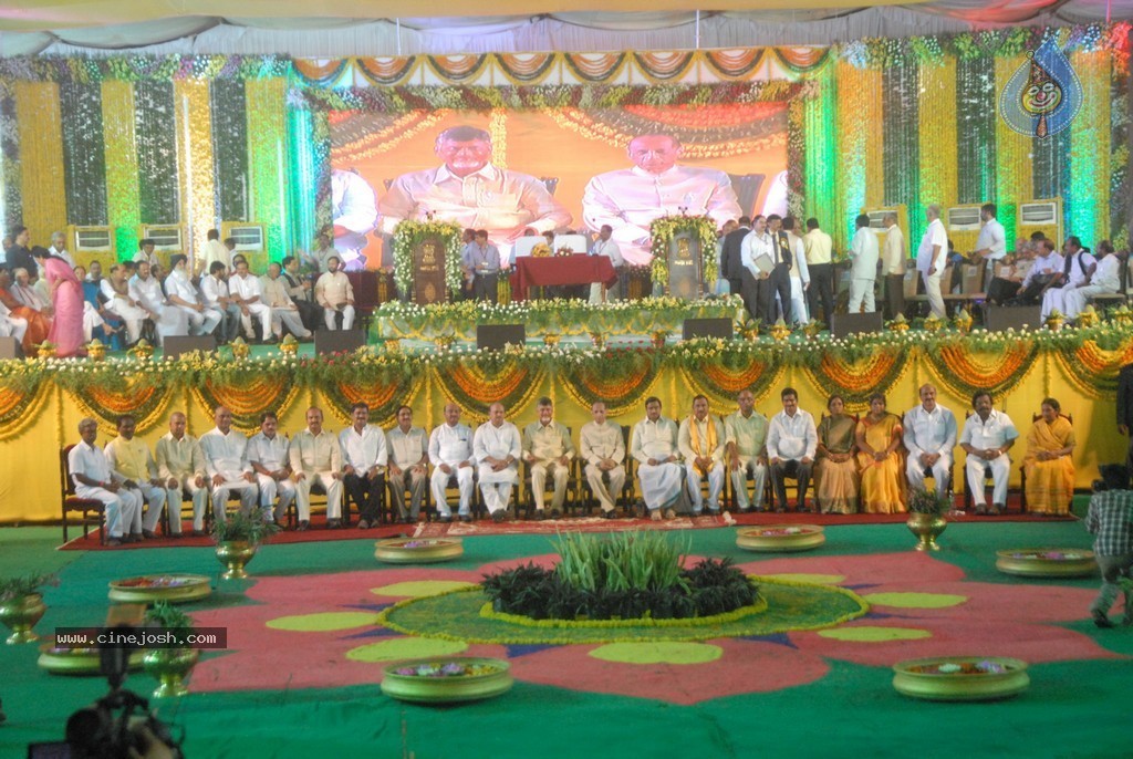 Chandrababu Naidu Sworn in as Andhra Pradesh CM - 116 / 150 photos