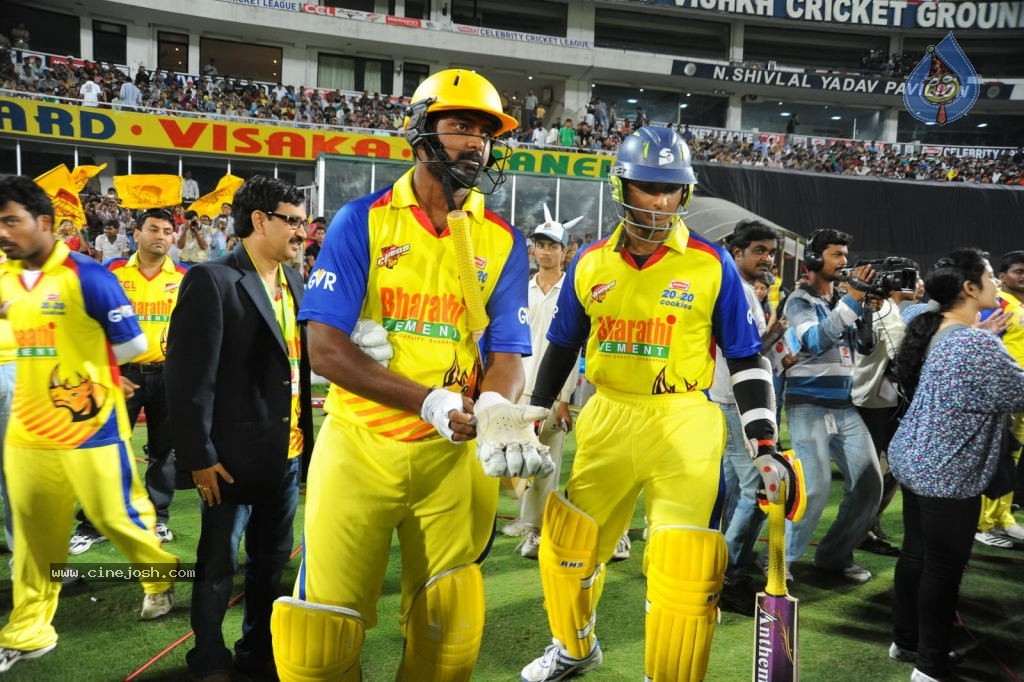 Chennai Rhinos vs Karnataka Bulldozers Final Match Cup Photos - 1 / 56 photos