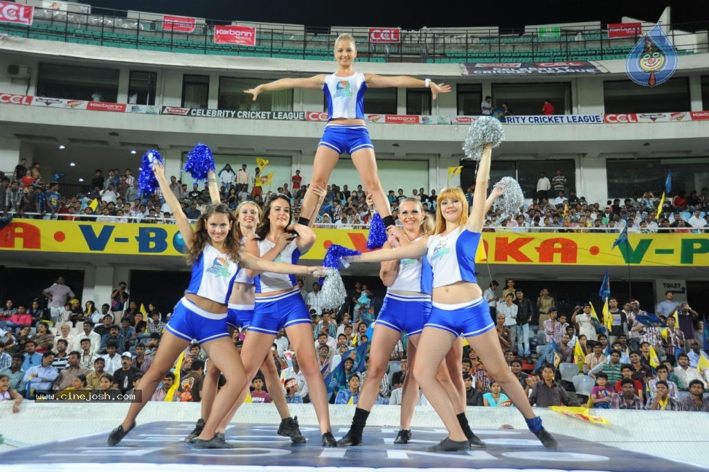 Chennai Rhinos vs Karnataka Bulldozers Final Match Cup Photos - 3 / 56 photos