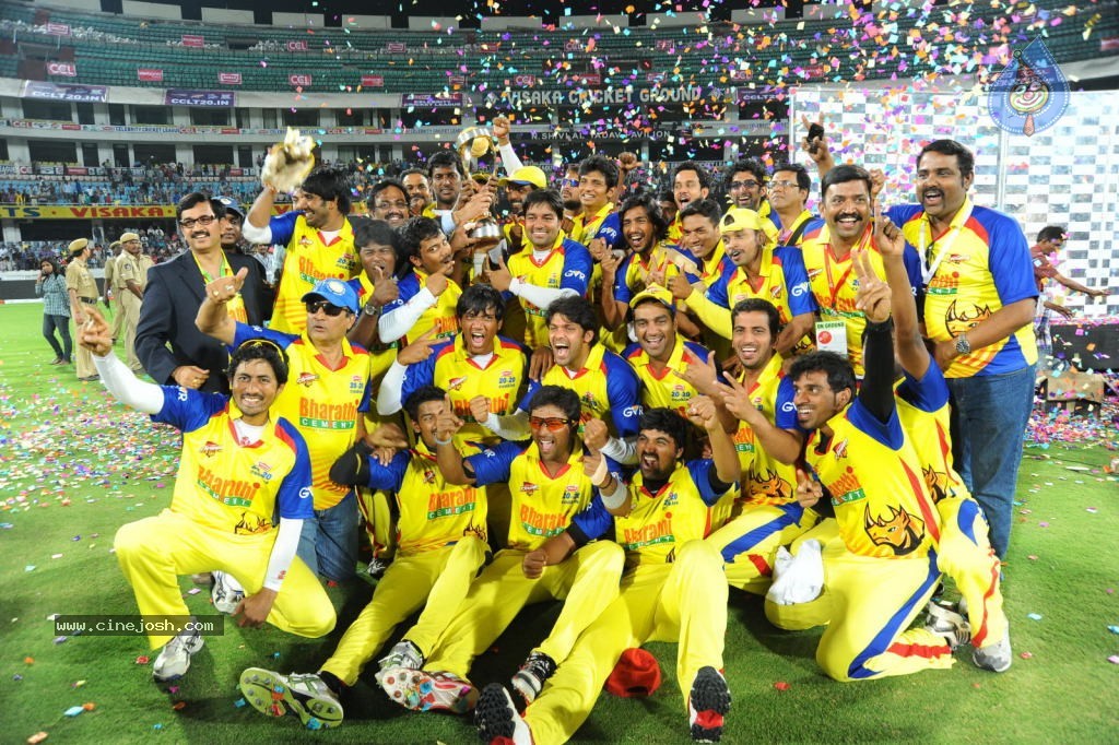 Chennai Rhinos vs Karnataka Bulldozers Final Match Cup Photos - 6 / 56 photos