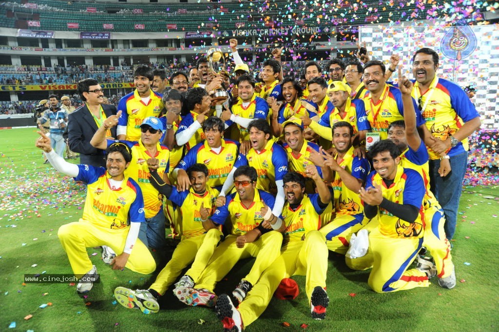 Chennai Rhinos vs Karnataka Bulldozers Final Match Cup Photos - 10 / 56 photos