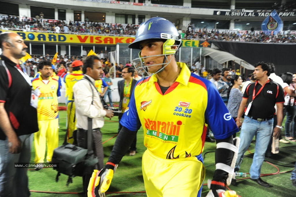 Chennai Rhinos vs Karnataka Bulldozers Final Match Cup Photos - 11 / 56 photos