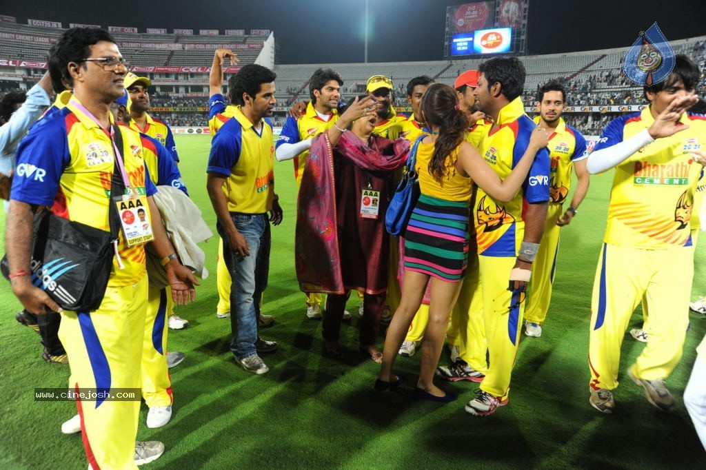 Chennai Rhinos vs Karnataka Bulldozers Final Match Cup Photos - 23 / 56 photos