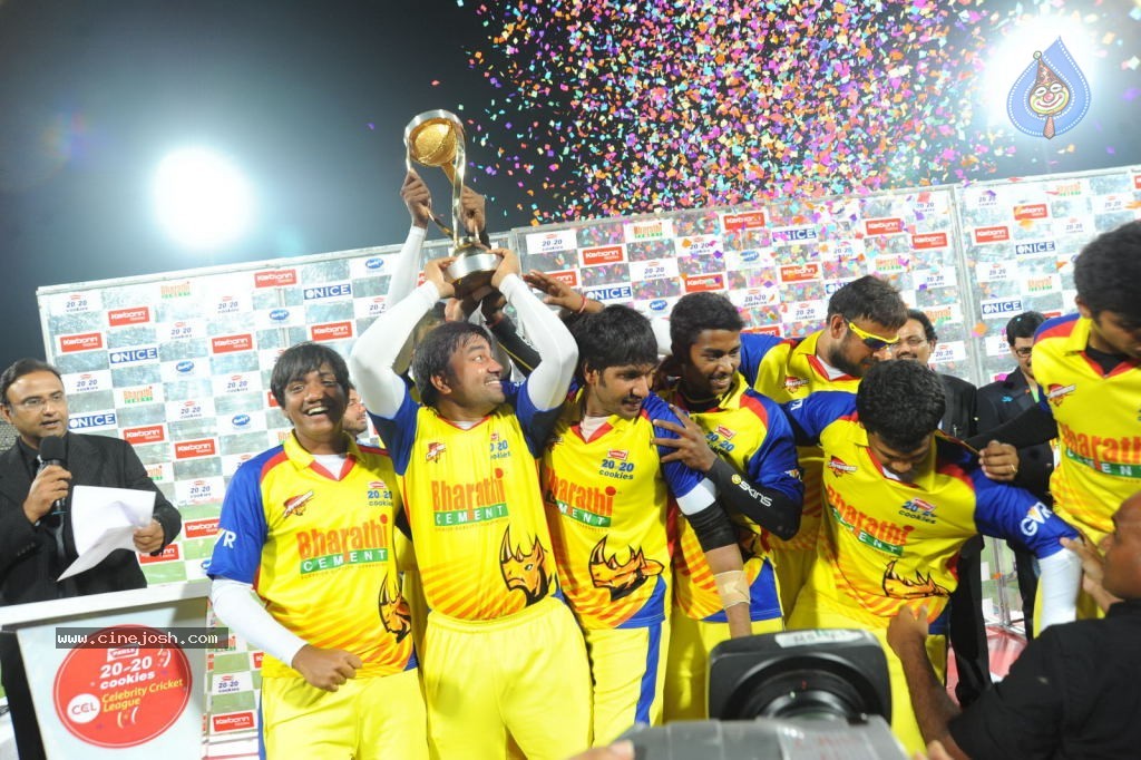 Chennai Rhinos vs Karnataka Bulldozers Final Match Cup Photos - 37 / 56 photos