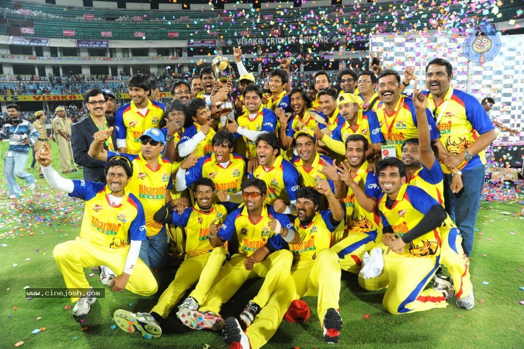 Chennai Rhinos vs Karnataka Bulldozers Final Match Cup Photos - 42 / 56 photos