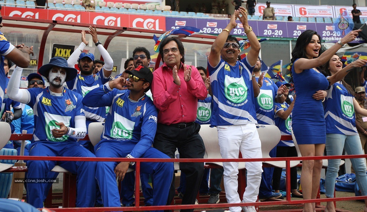 Chennai Rhinos Vs Karnataka Bulldozers Match Photos - 30 / 150 photos