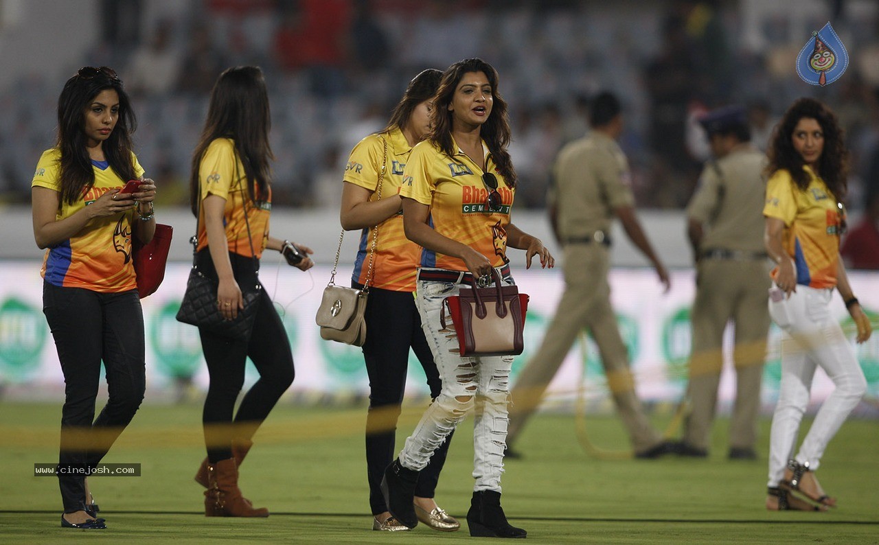 Chennai Rhinos Vs Karnataka Bulldozers Match Photos - 50 / 150 photos