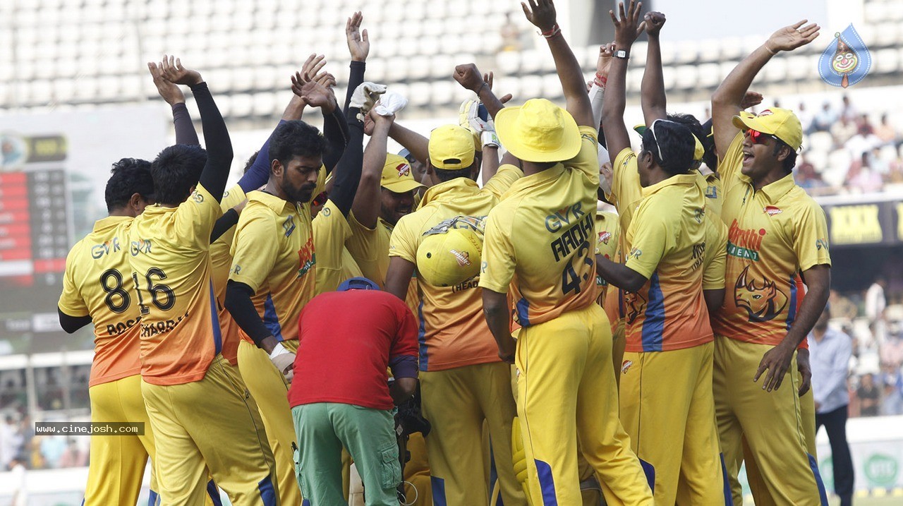 Chennai Rhinos Vs Karnataka Bulldozers Match Photos - 55 / 150 photos
